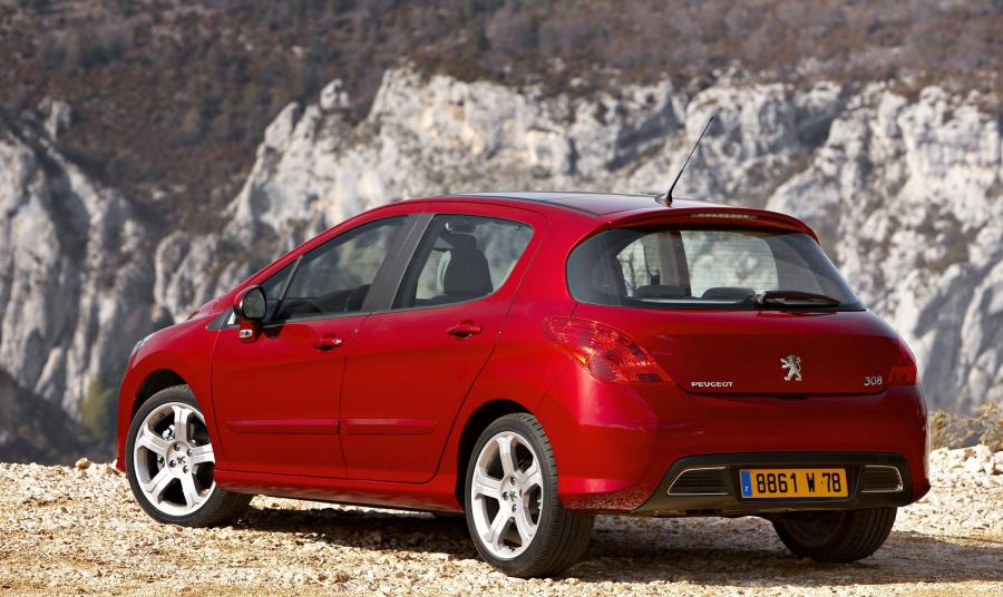  Peugeot 308 GT THP 175 2008 года  (фото 19 из 63)